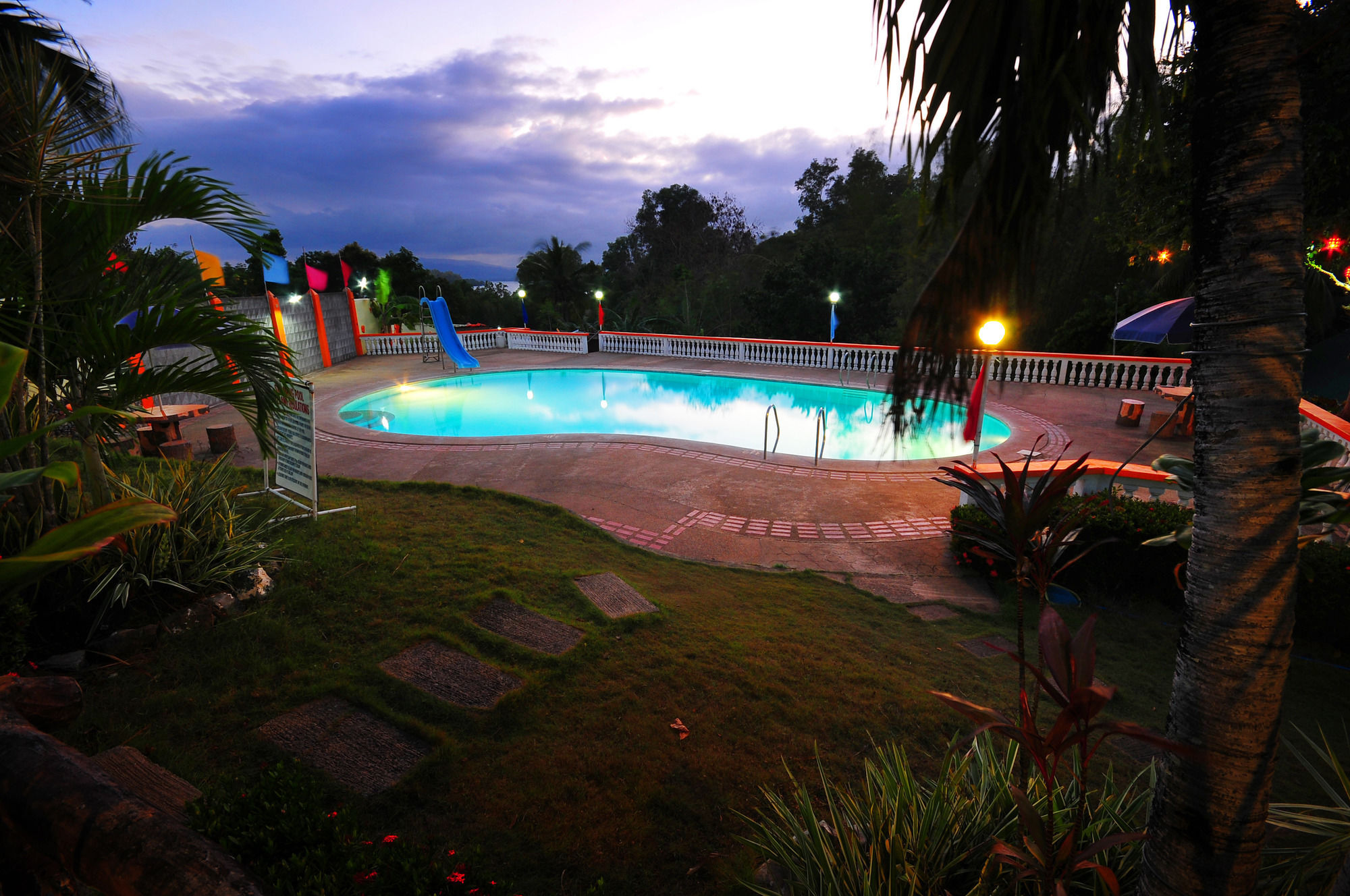Hillside Resort Puerto Princesa Exterior photo